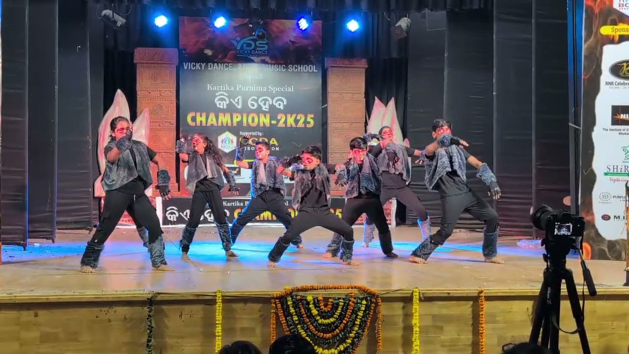 Hip-hop dance yeh raat performed by bapu academy of dance #dance #hiphop #kingsunitedindia 