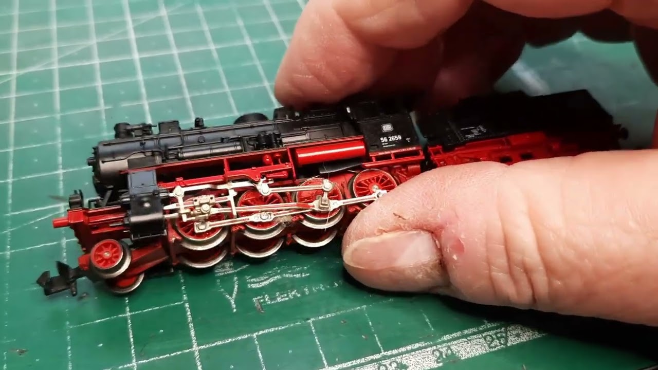 Modelleisenbahn,Wartungs Lok Liege, BR 56 FLM und Der Gläserne Zug.Viel Spass beim schauen