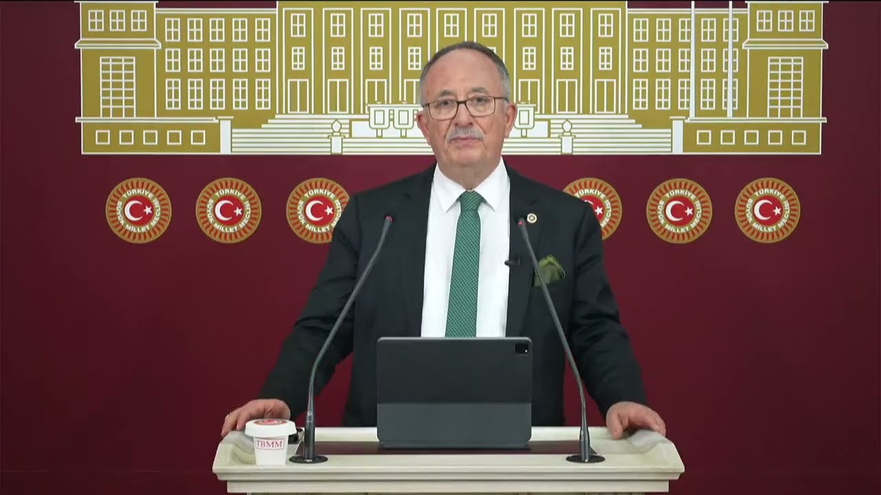 Antalya Milletvekilimiz Şerafettin Kılıç, basın açıklaması gerçekleştiriyor.