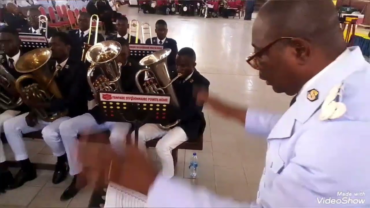 Fanfare Divisionnaire de Pointe Noire/ Mise à la retraite des majors NZOLANI.