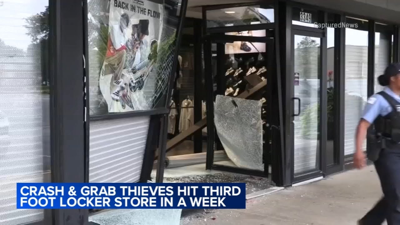 3rd Foot Locker store targeted by crash-and-grab thieves within 1 week, Chicago police say