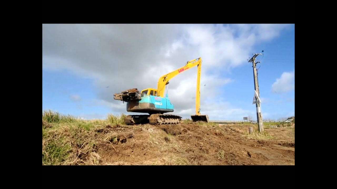 Is this the smallest long-reach excavator in New Zealand? | Deals on Wheels