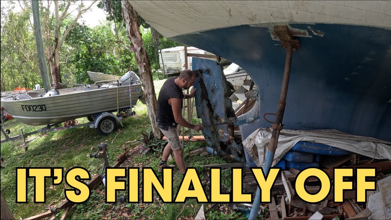 Removing Hatches & The Rudder - Sailboat Rebuild - ep97