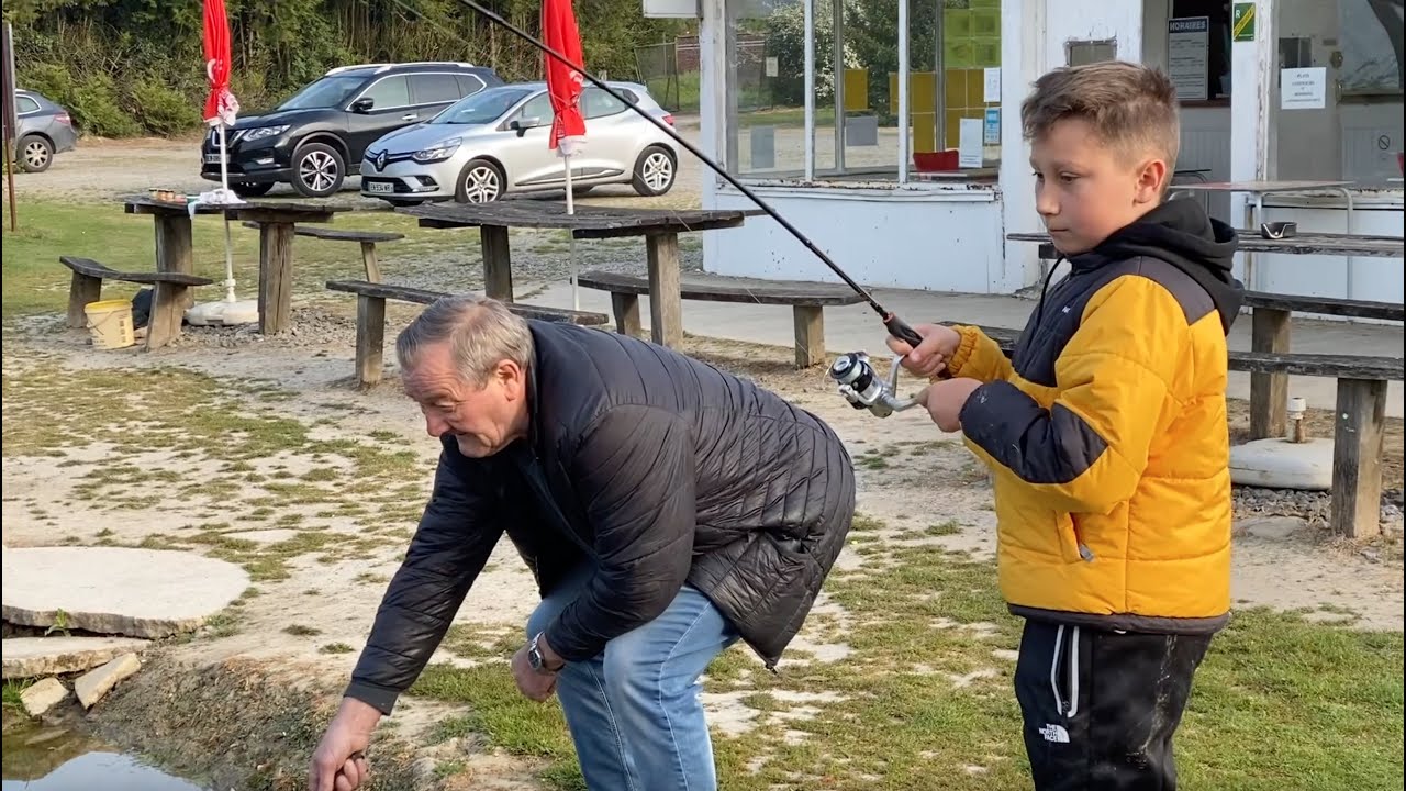 Pêche à la truite : il maîtrise parfaitement la pêche à 11 ans