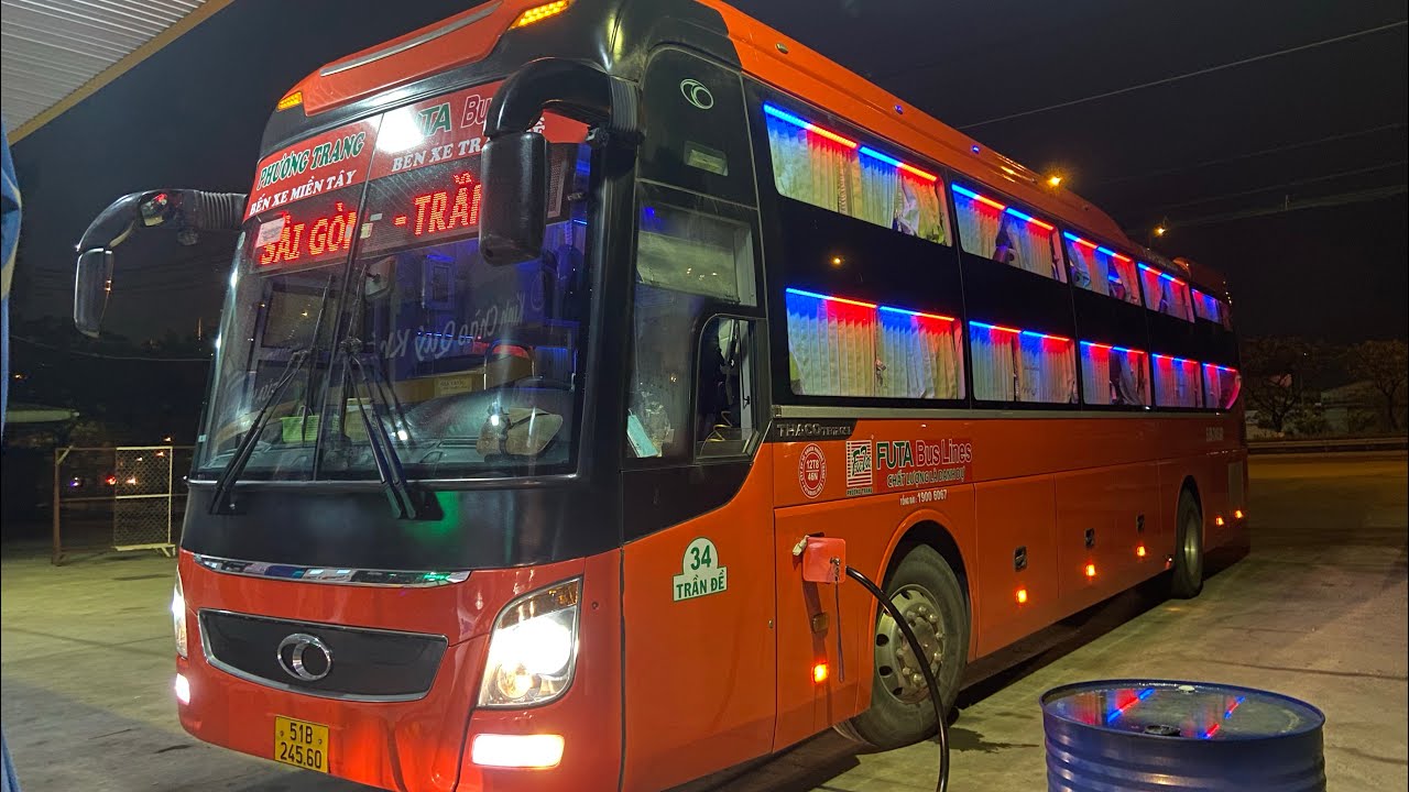 Xe Phương Trang 51B-245.60 Rời Bến Xe Miền Tây Đi Đổ Dầu