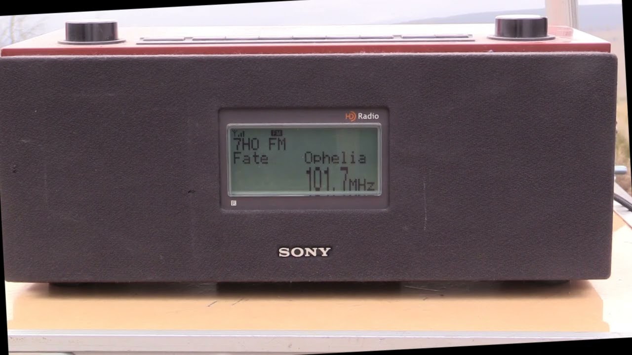 101.7 7HO FM Mt Wellington/Hobart into Mount Cooper NSW [intense tropo]