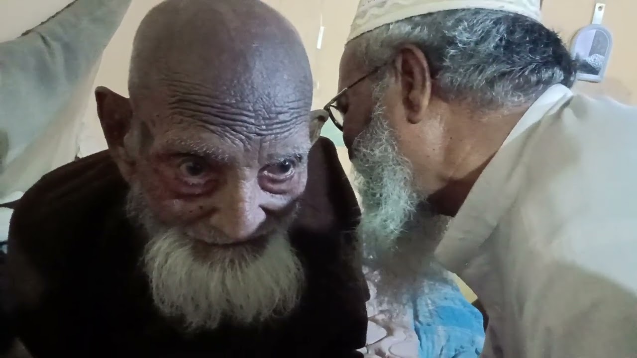 डाक्टर अली साहब के उस्ताद जनाब मो ० अज़ीमुद्दीन साहब की  अयादत के लिए पहूंचे शिक्षकगण, दुआ कीजिए 
