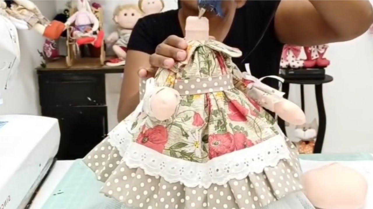Essa Boneca, feita com garrafa vende muito, gaste pouco e ganhe uma boa renda