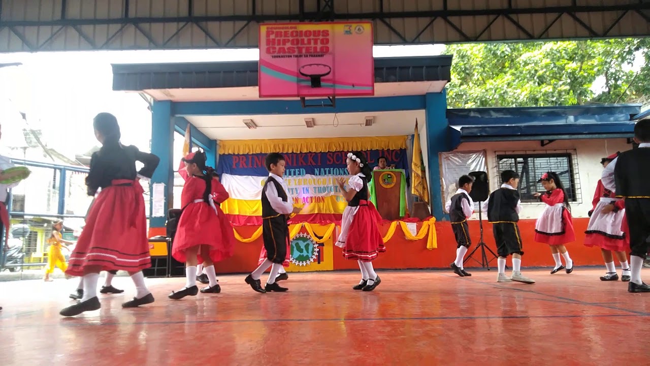 Tarantella | Italian Folk Dance | PNSI | UN presentation