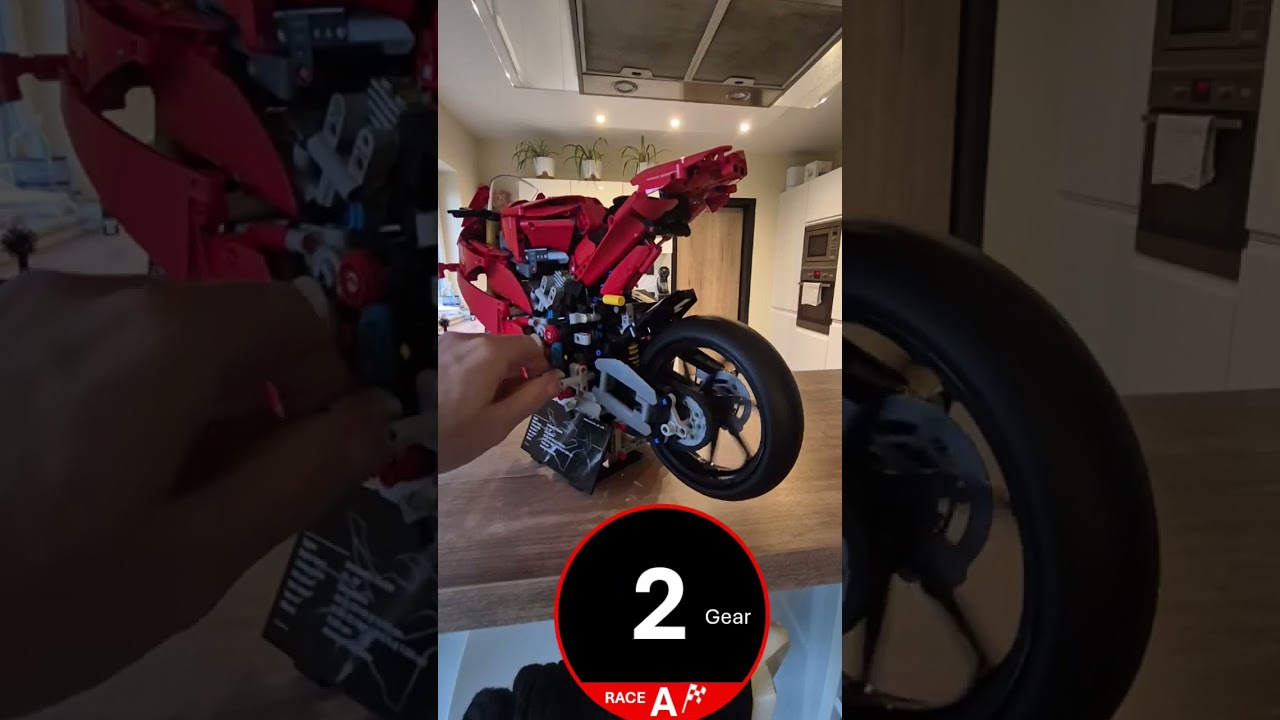 Motorized Lego Ducati Panigale V4S