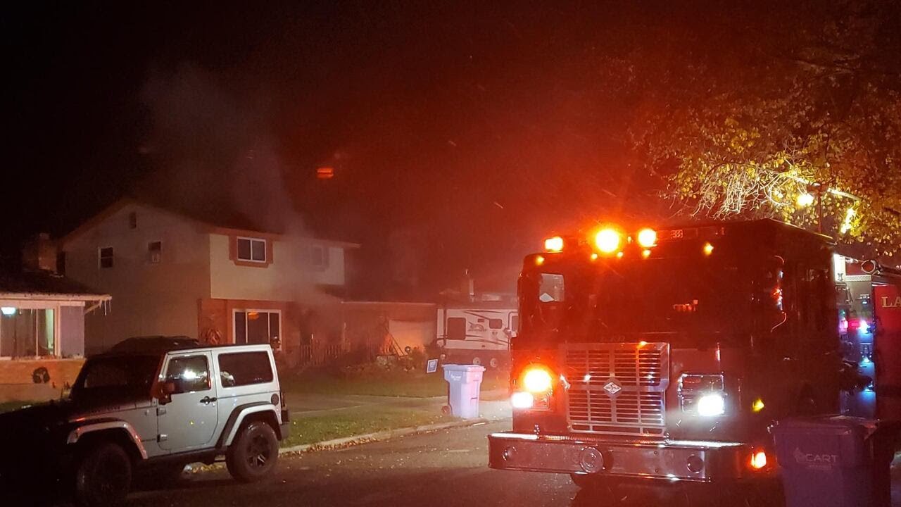 Lansing firefighter injured in overnight house fire