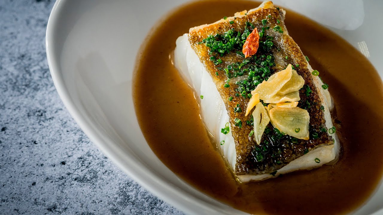 Bacalao Skrei con sopa se ajo - Las recetas de super amara
