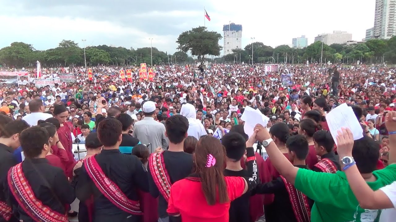 Groups still push Duterte to run for president