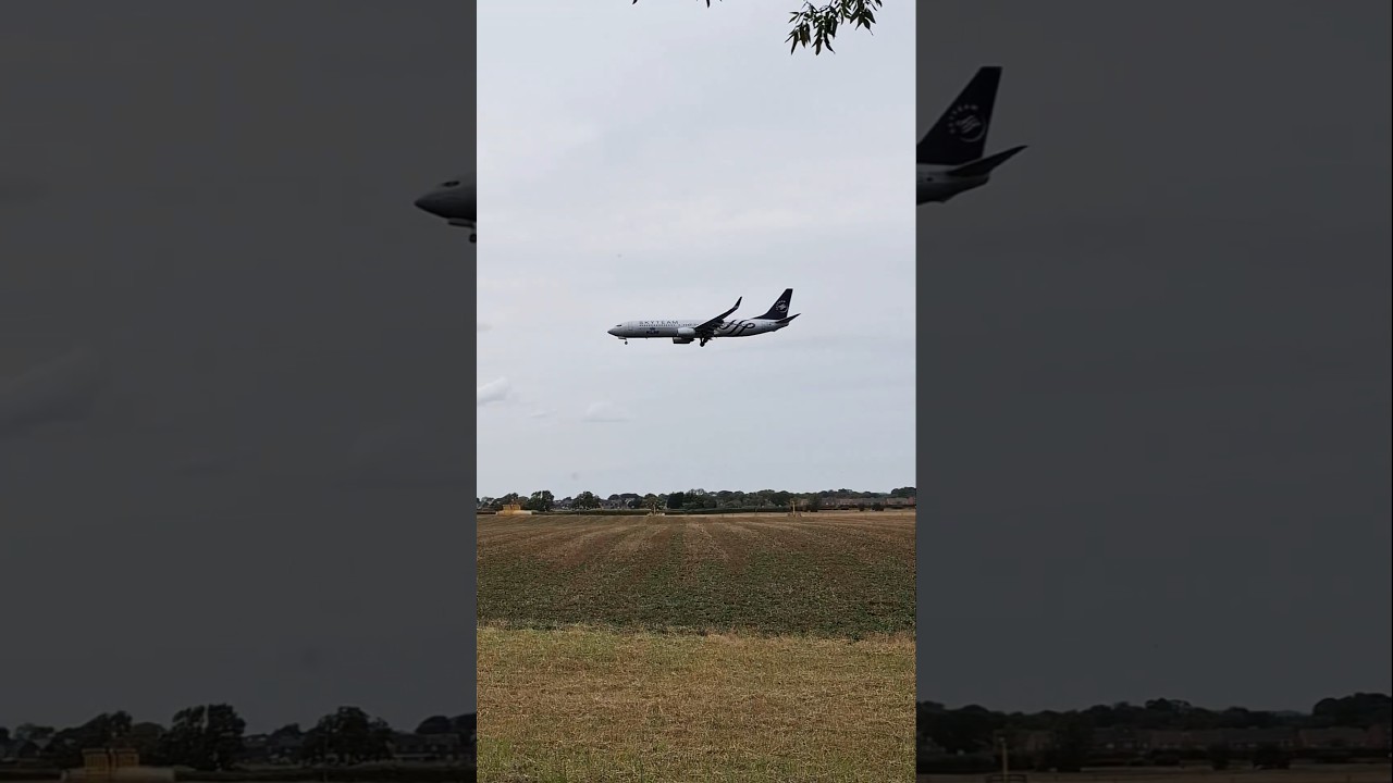 KLM 737-900 in the BEAUTIFUL Sky Team livery landing at Newcastle NCL