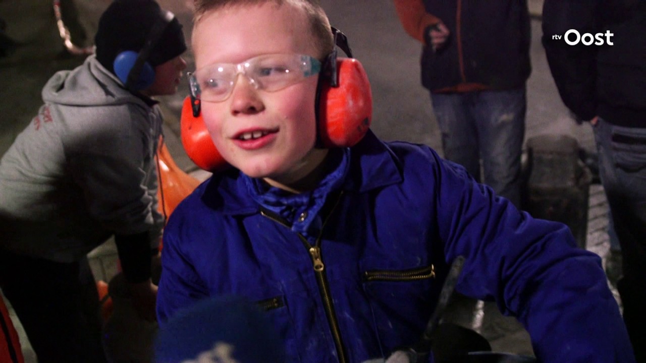 Knallen met carbid in Kampen en meteen geld ophalen voor het goede doel