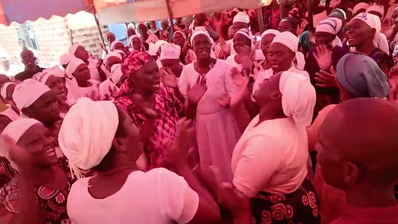 Luo Gospel - Heaven Comes Down amidst Praise #trending 