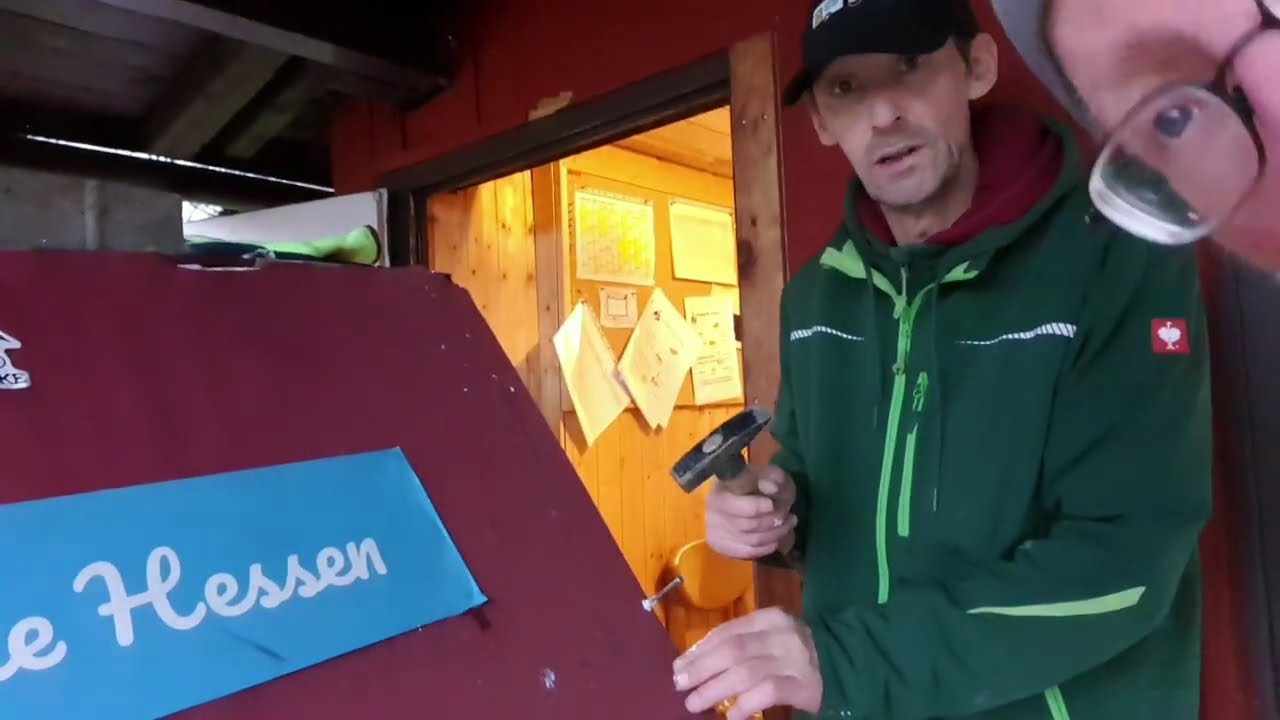 Küche umgebaut zu einen Stauraum Bändit als Hilfe dabei 