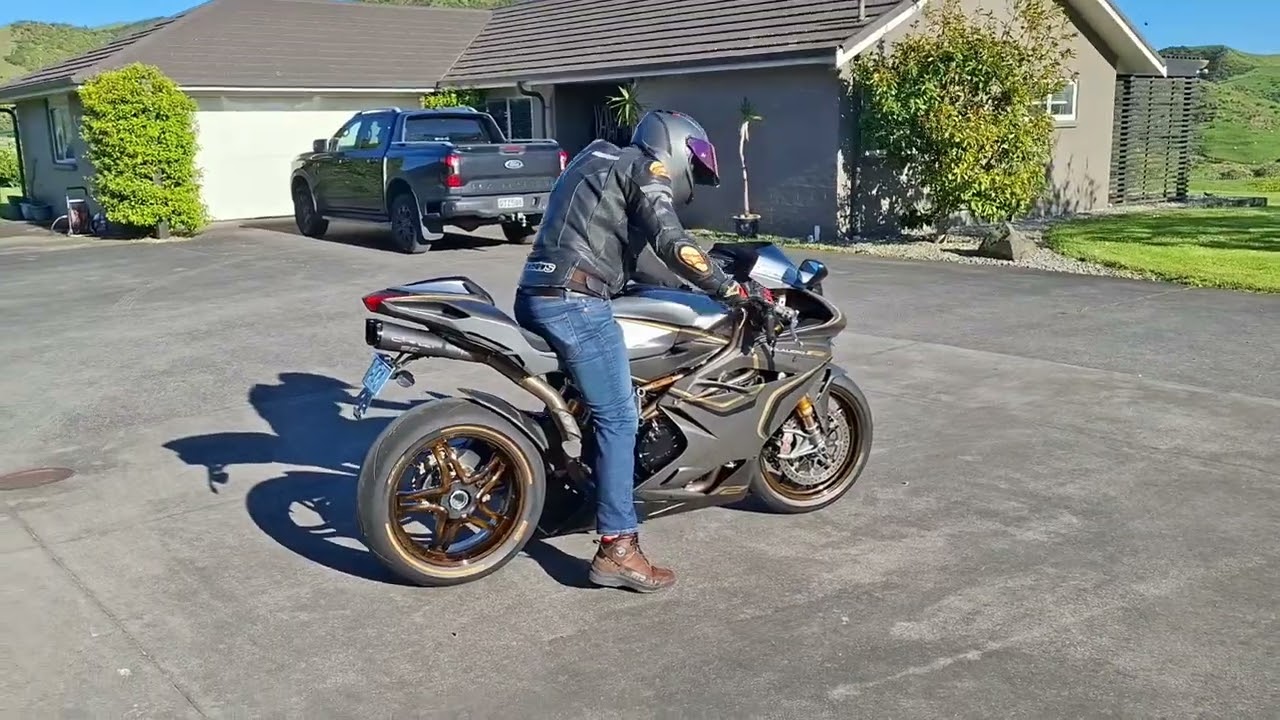 MV Agusta F4 Claudio roaring 😈