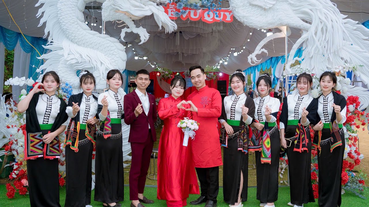 Người Xây Cầu Vùng Cao Nhóm Múa Bình Minh biểu diễn chúc mừng LTH chú rể Trần Chiến&cô dâu Hoài Cúc 