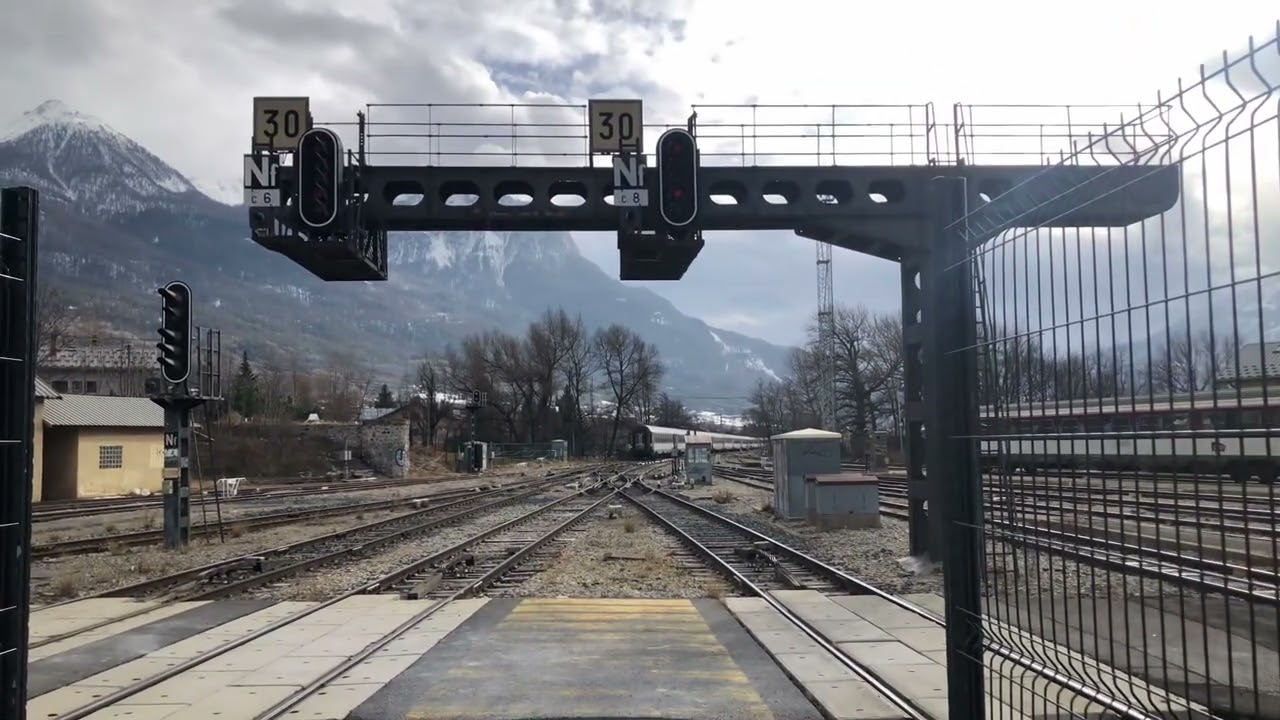 Train de Nuit Briançon ➡️ Paris Austerlitz | Manœuvre en gare de Briançon [FÉVRIER 2025]