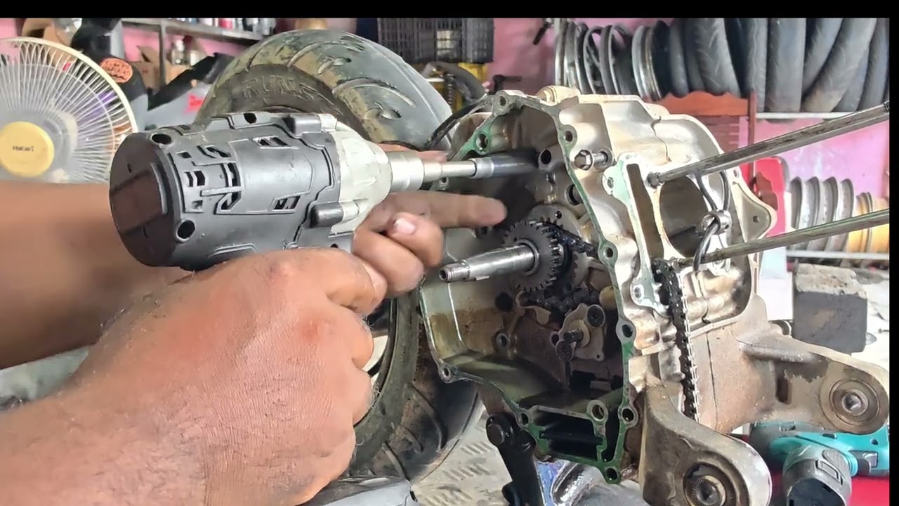 Let's4 motorcycle engine repair  Part 1