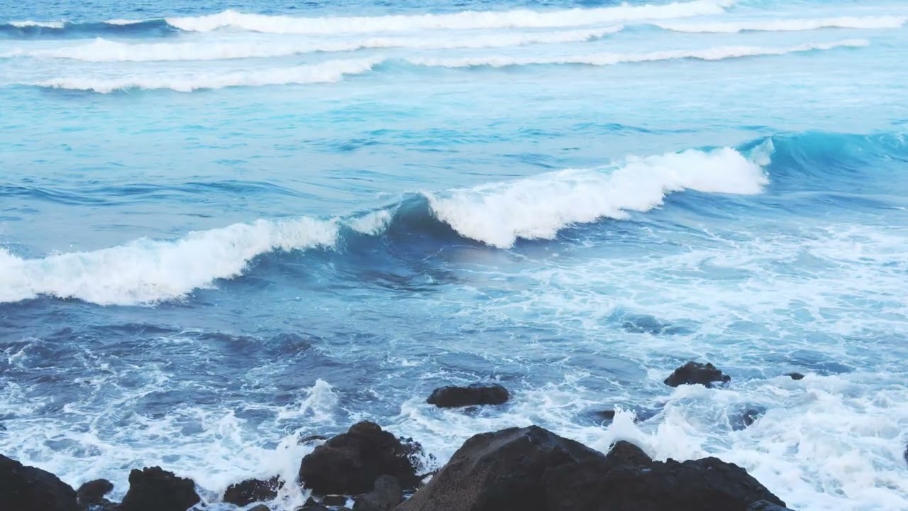 Calm Your Mind with Ocean Waves  - 4K Relaxing Sea Ambience  (1 Hour)