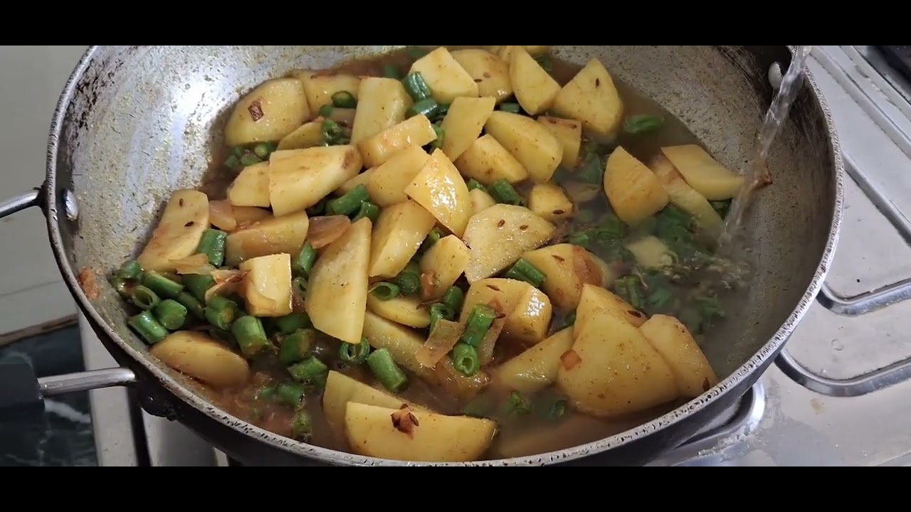 ##🥔आज बनाई आलू और बीन्स की चटपटी सब्जी🧄🧅 ##