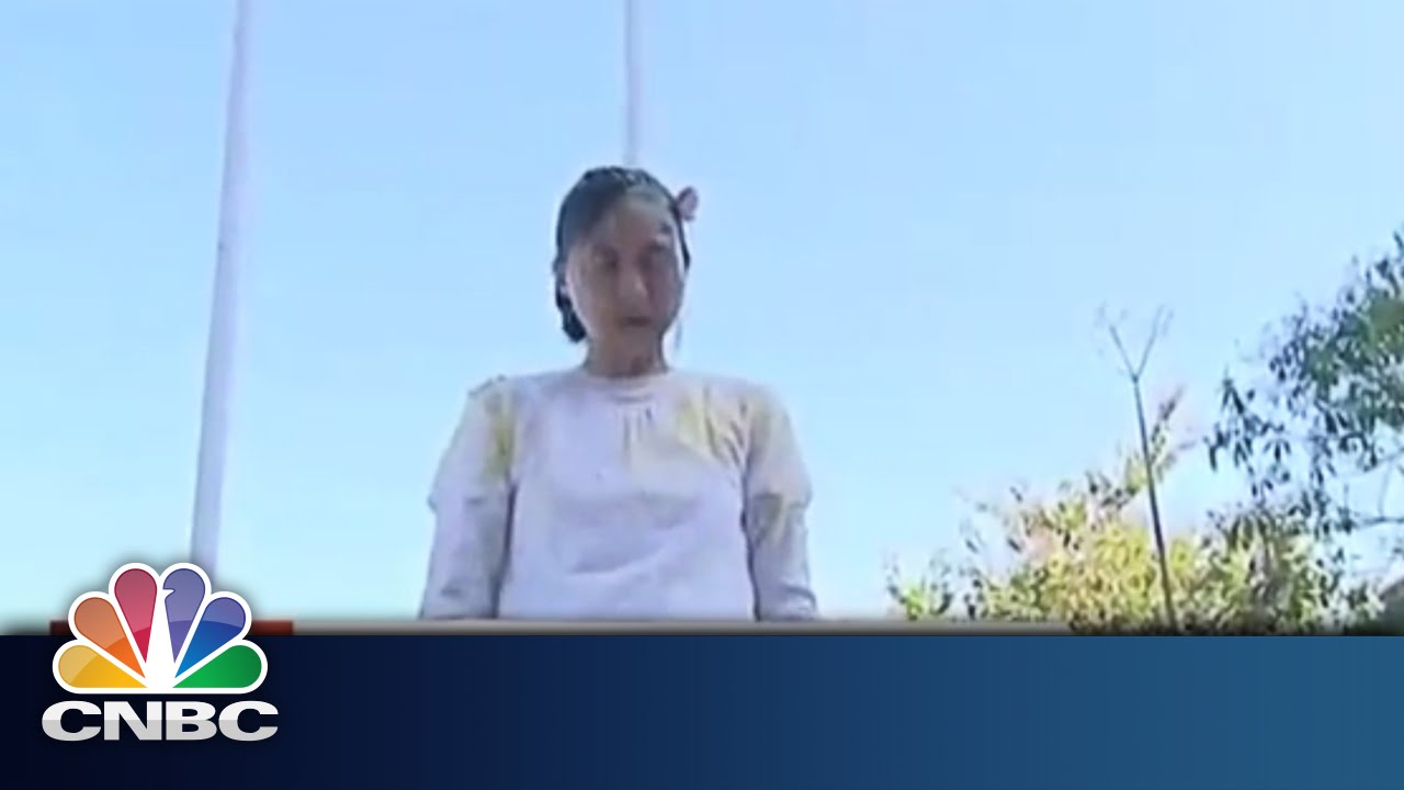 Hong Kong Woman Protests By Smashing 1,000 Eggs on Herself | CNBC International
