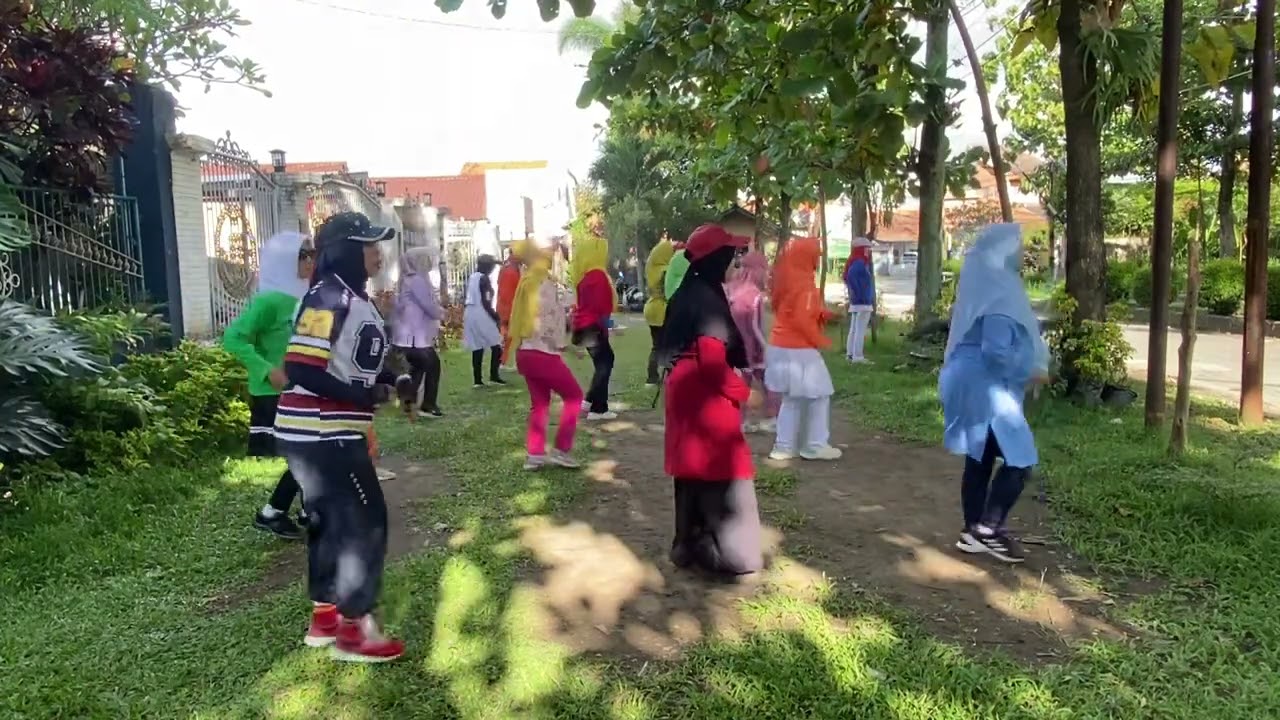 Line Dance Carol-Senam Kita