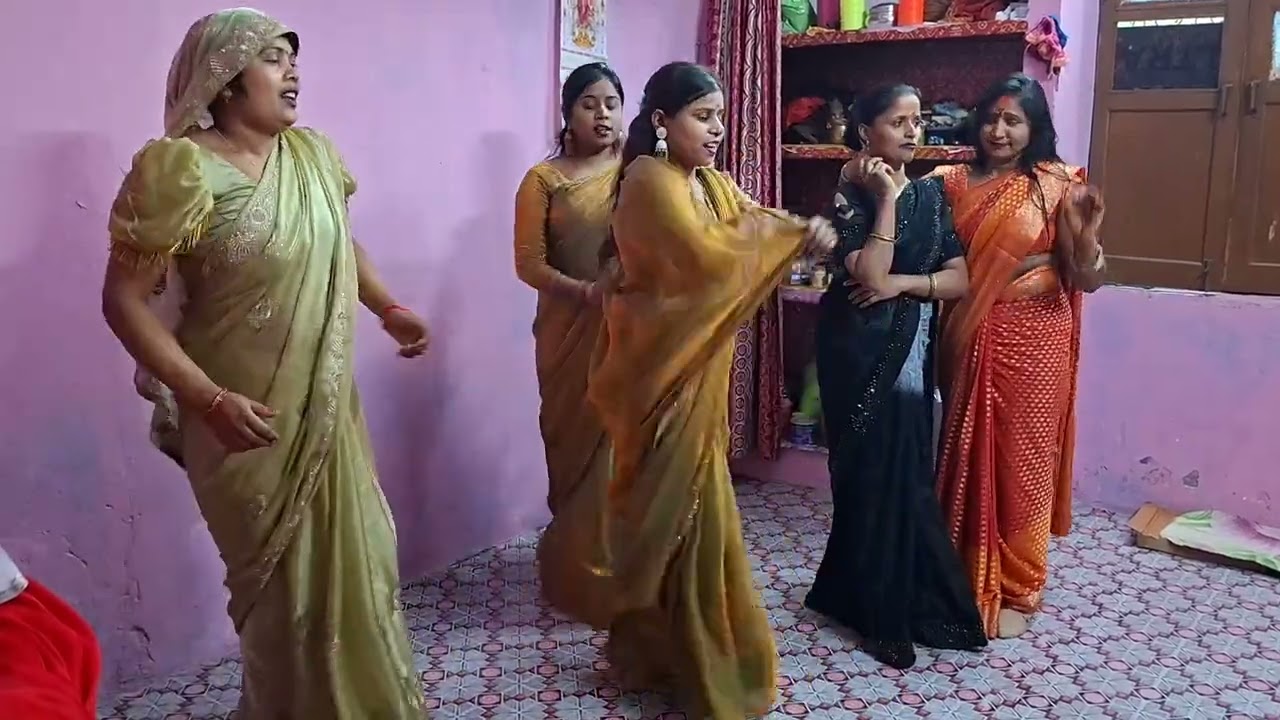 Sarabhi kaheem bhelai a moriyaraja. Avadhi #karwa nachgeet #upload, comment #me with.