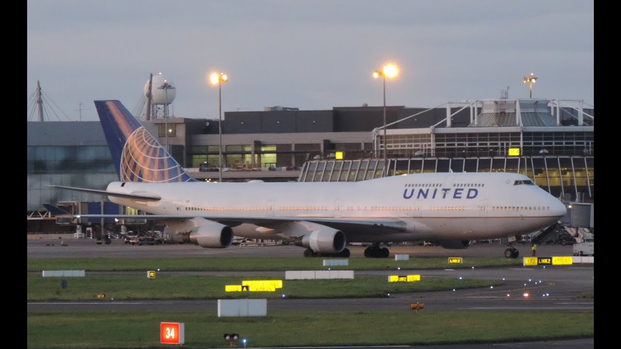 United Airlines Boeing 747-4 takeoff Dublin Airport