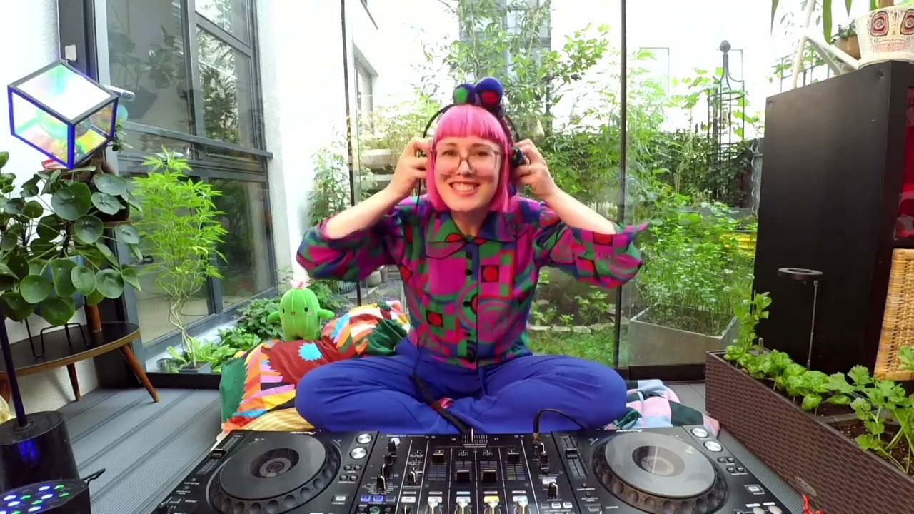 Bebetta In Bed #83 House Funk Disco Grooves