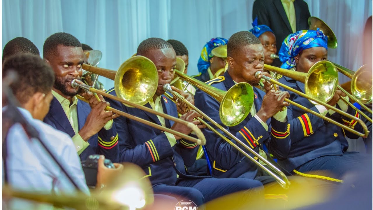 MEGA SOIREE:LA PRESTATION DE LA FANFARE CENTRALE A BOMA