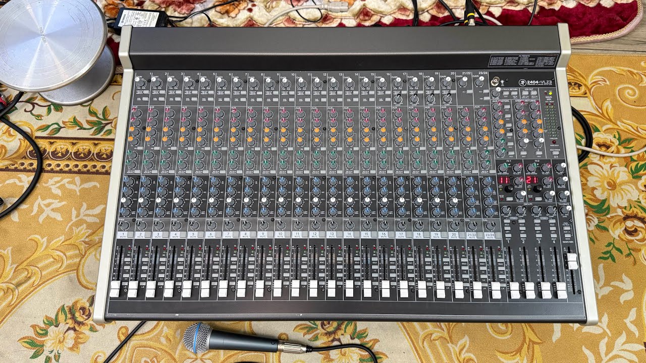 Mixer bãi Mỹ mackie 2404vlz3 có 2 máy effecf độc lập 