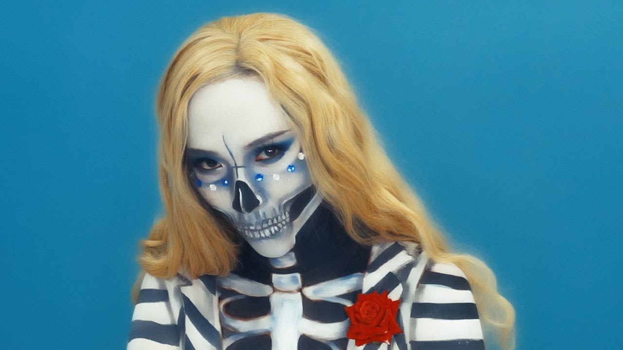 Charming skull body painting Illusion | Trang điểm ấn tượng