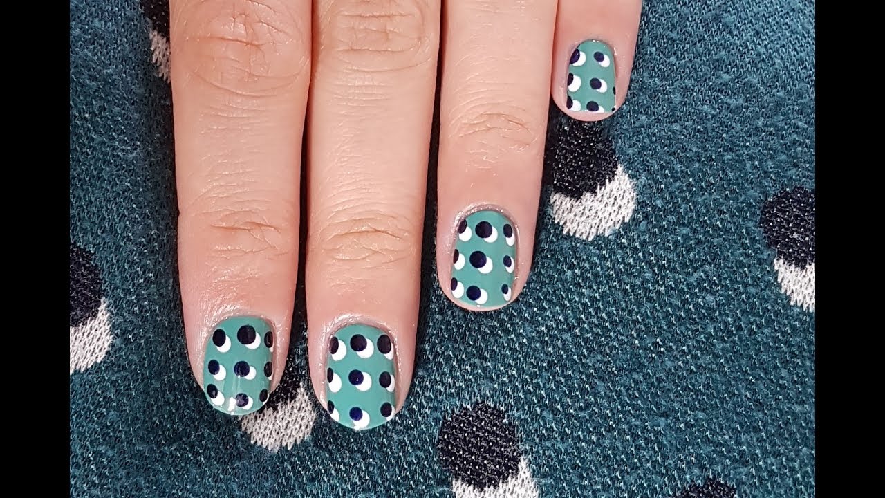Nail art assorti à mon haut