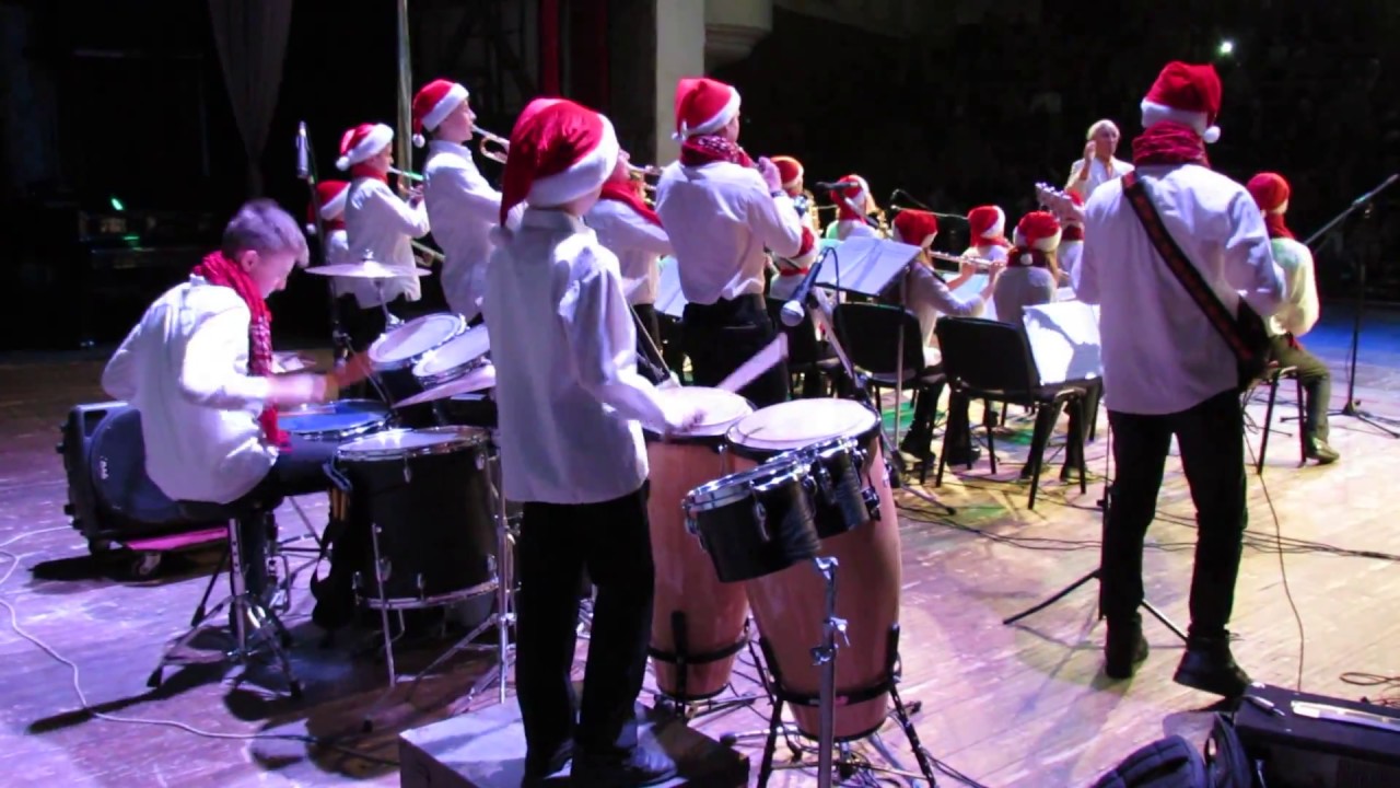 Drum Battle - Brothers - Daniel Varfolomeyev 14 years - Ilya Varfolomeyev 8 years - Happy New Year !