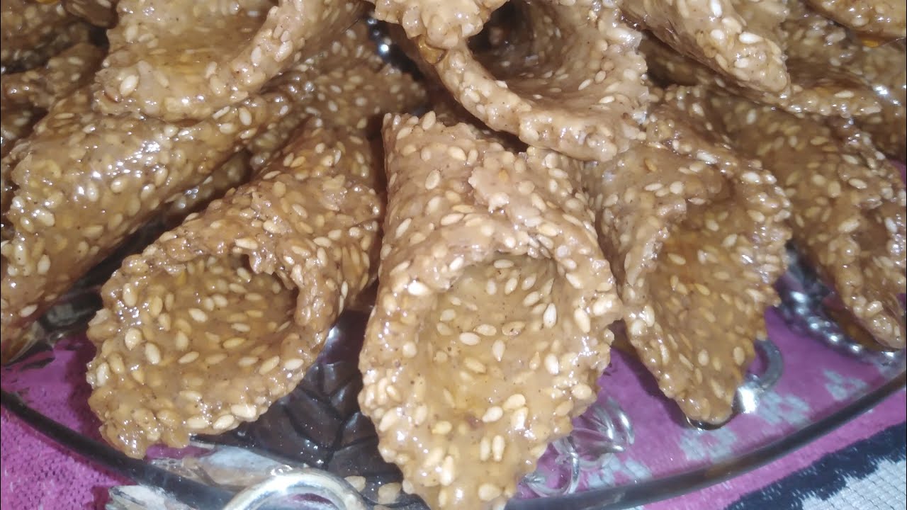 بليغات بالجنجلان معسلين😍 او محبوبة الجماهير مقرمشة ولذيذة والاهم انها سهلة تنجح معك من اول تجربة 👍