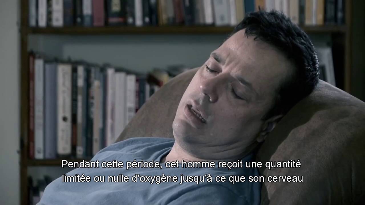 Une personne r&eacute;alisant une apn&eacute;e
