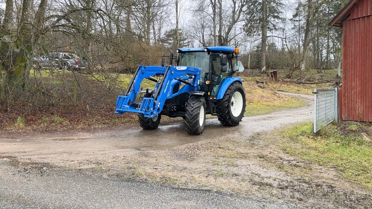 Köp Traktor New Holland T4.75S med frontlastare på Klaravik