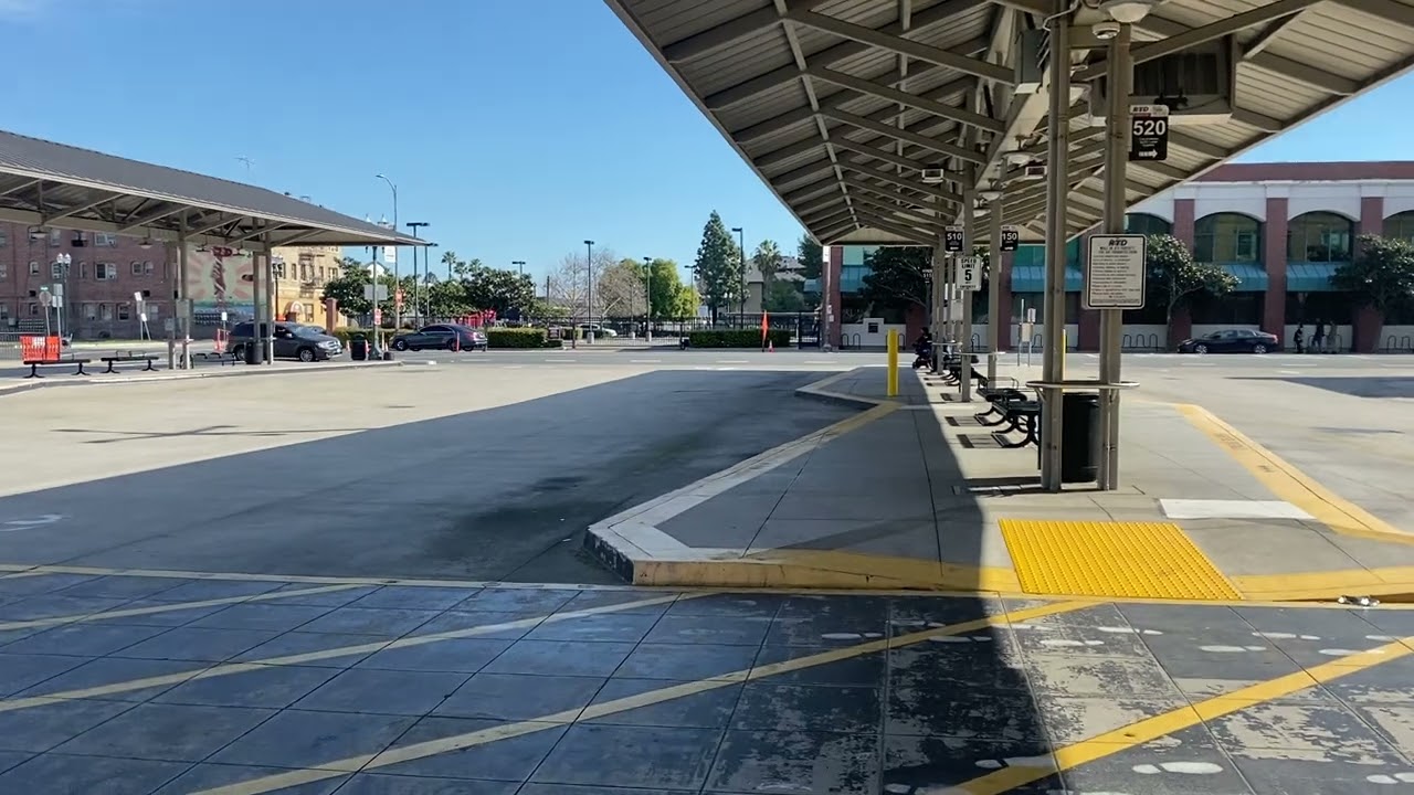 Stockton police units responding 