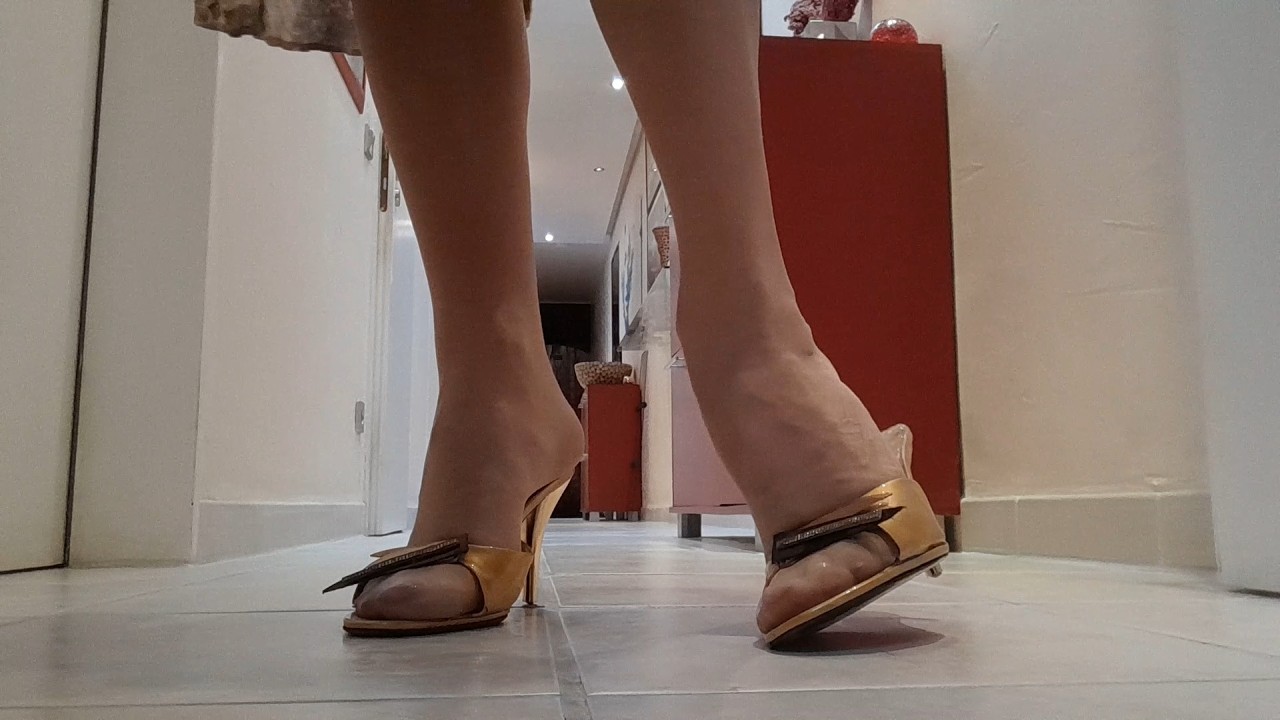 Lady Pia found old golden CASADEI  stiletto mules