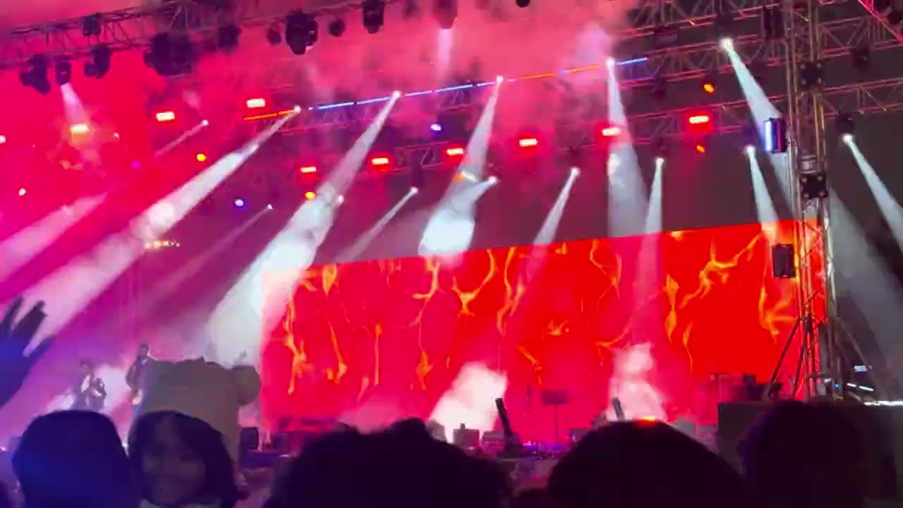 Reliance family day 2- neeti mohan & ash king live concert 