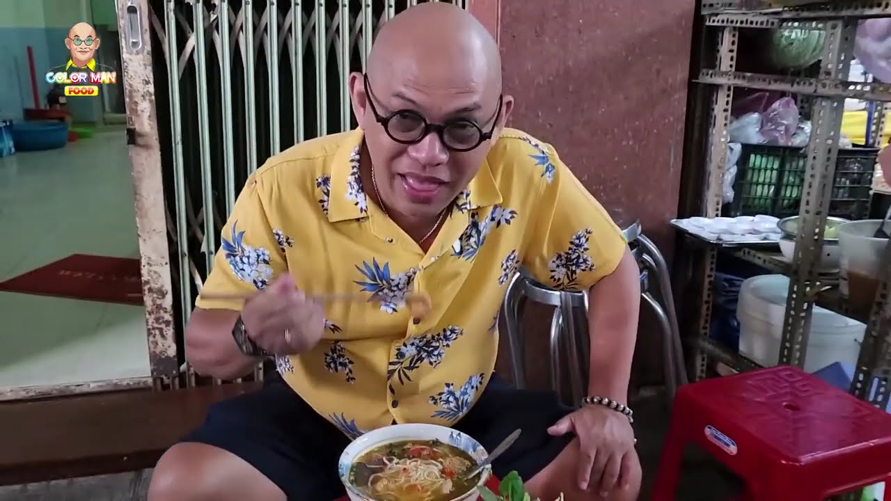 Color Man SỐC với chị chủ qu&aacute;n B&Uacute;N RI&Ecirc;U kh&ocirc;ng chịu cho quay chỉ v&igrave; SỢ B&Aacute;N ĐẮT | Color Man Food