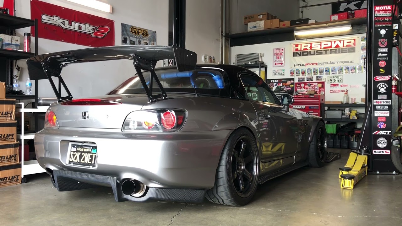 HONDA S2000 cold start and rev up! SOUND CLIP. Greddy Exhaust with BERK test pipe.