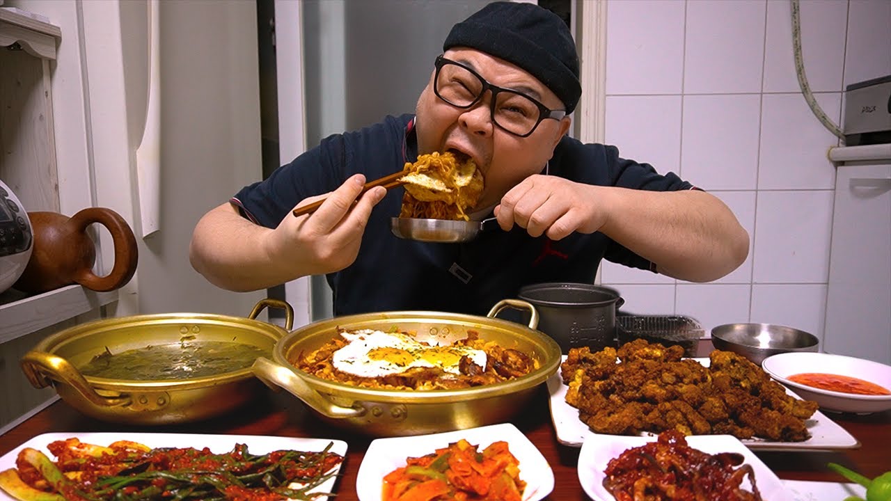 고아재!공복 17시간..허겁지겁 먹다 광고까먹음│비빔면, 선화동실비파김치 먹방 Mukbang Eatingshow [Green onion kimchi,Spicy Noodles]