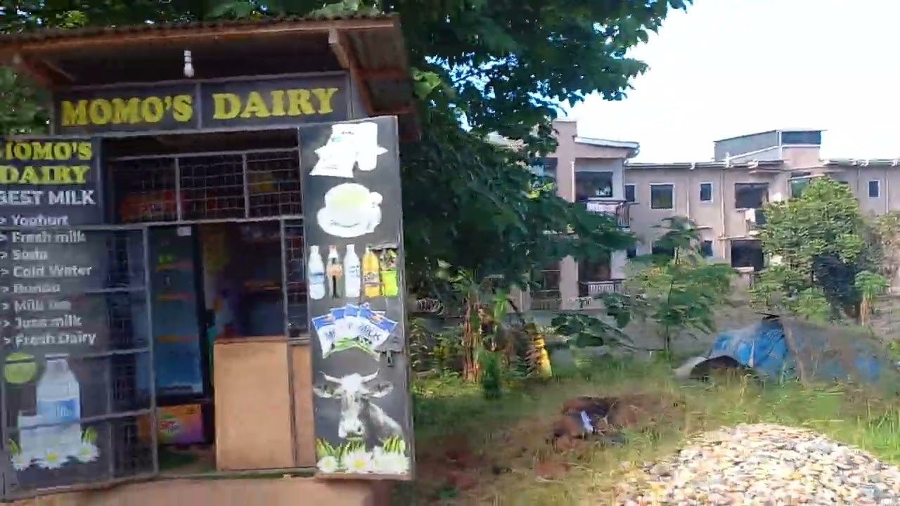 UNFILTERED walk through this UGANDA Neigborhood 🇺🇬 🙌 
