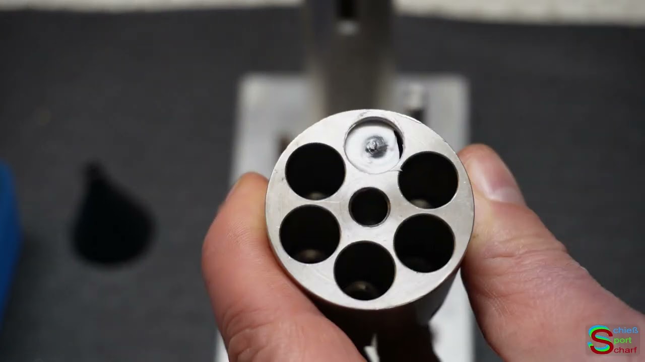 Laden und Schießen mit dem Schwarzpulver Revolver