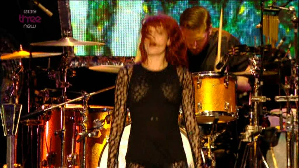 Florence + The Machine - Rabbit Heart ( Raise it Up) - Reading Festival 2012