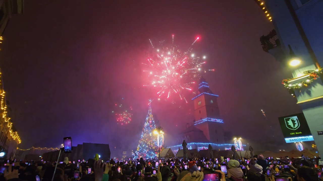 Brașov 2025 Fireworks Show - A Dazzling Display Of Lights!